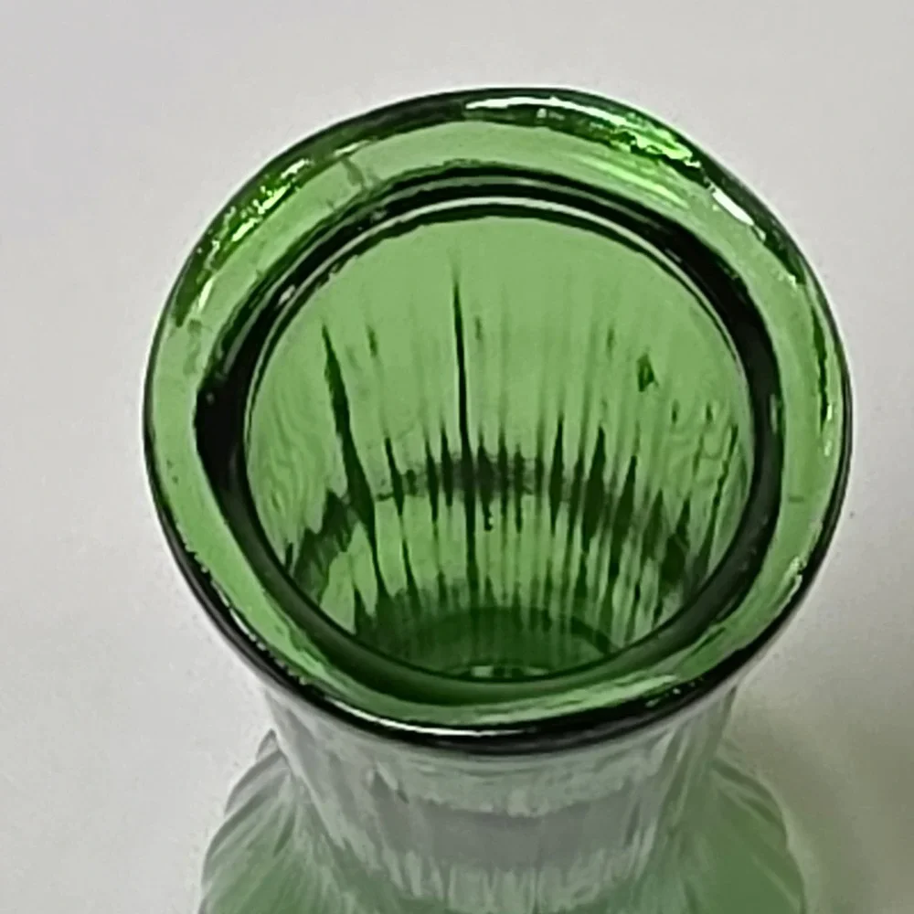 C.F.G. Emerald Green‎ Bud Stem Vase Textured Ridged Art Glass 6 Inches Vintage